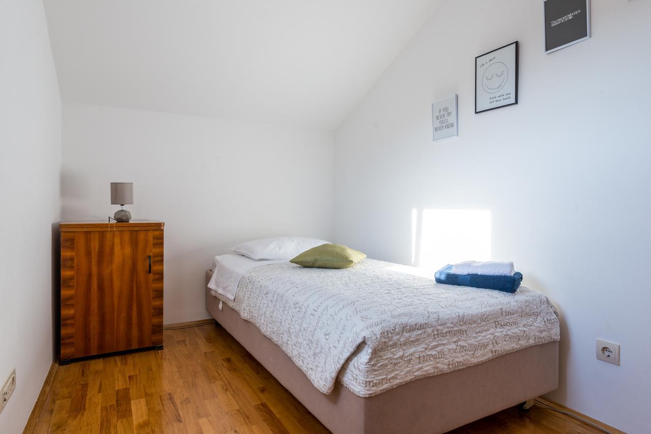 Lily'S Apartments دوبروفينك المظهر الخارجي الصورة