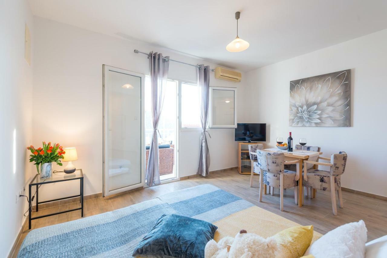 Lily'S Apartments دوبروفينك المظهر الخارجي الصورة