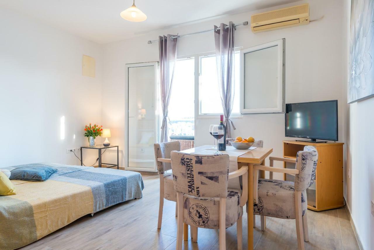 Lily'S Apartments دوبروفينك المظهر الخارجي الصورة