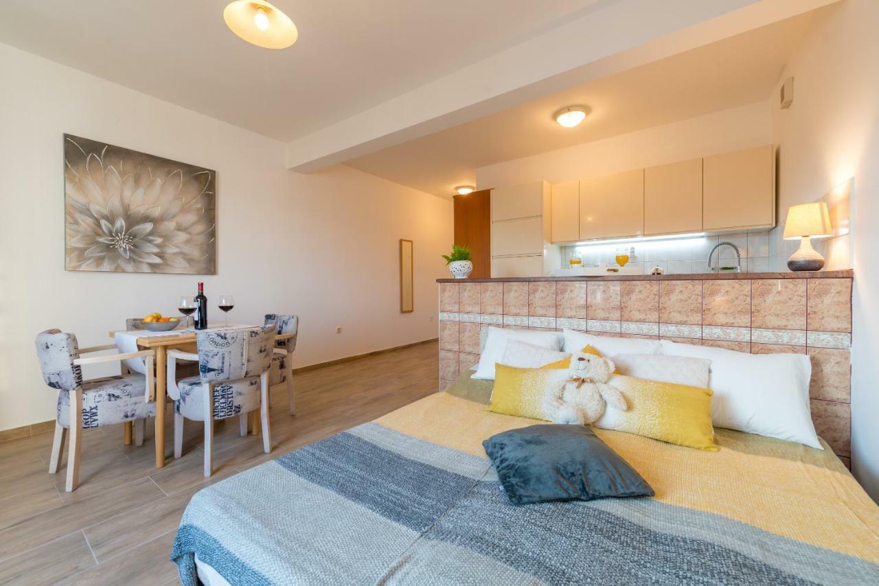 Lily'S Apartments دوبروفينك المظهر الخارجي الصورة
